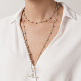 Foto de Detalle de Collar en baño de Plata con modelo  de CXC