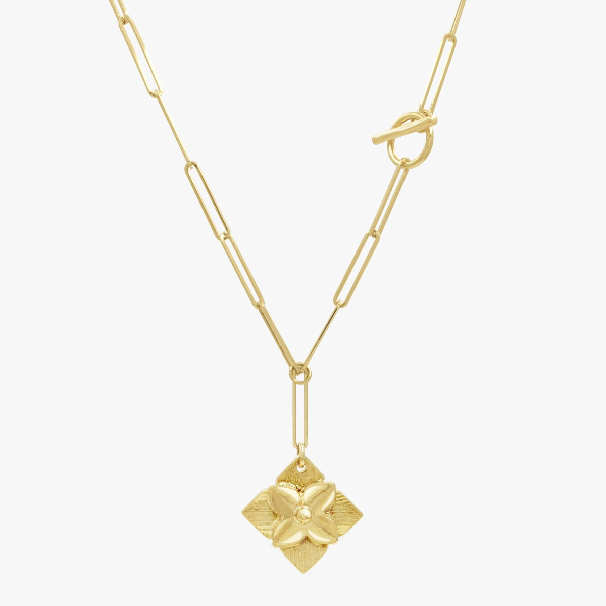 Foto de Detalle de Collar en baño de Oro de CXC